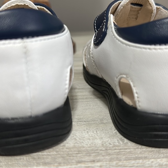 Size 22(5) kids sandals with arch support - Picture 4 of 7